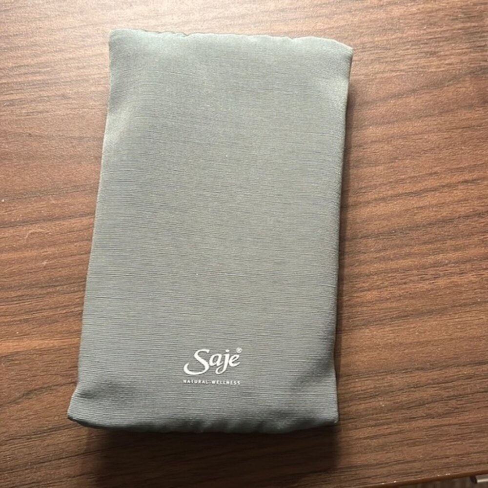 Saje pouch with zipper
